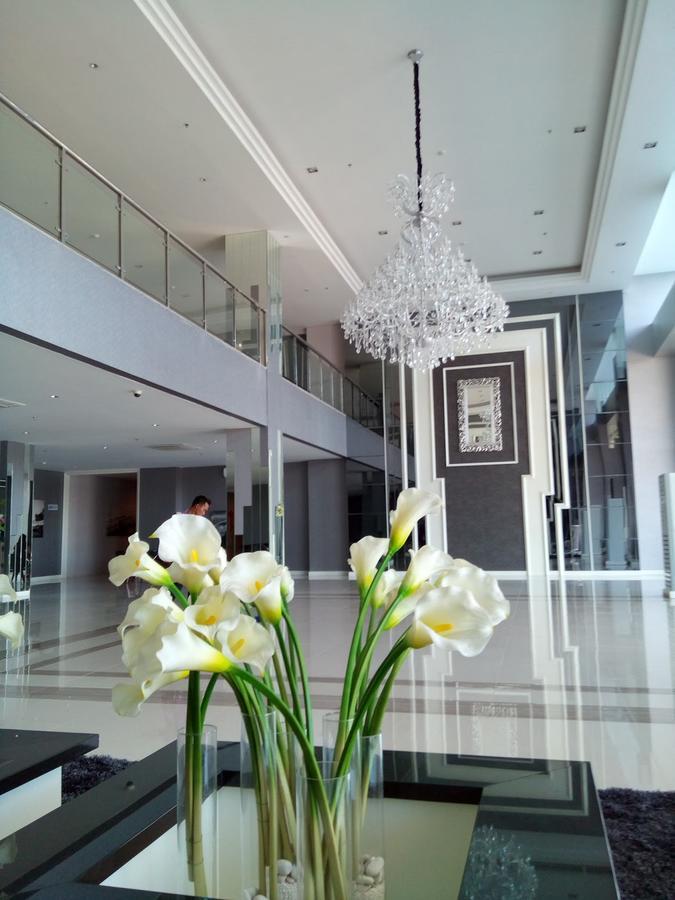 Educity Apartment Princeton - Jusuf Surabaya Eksteriør bilde
